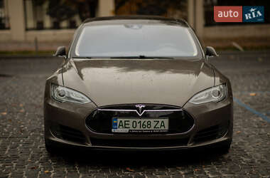 Лифтбек Tesla Model S 2016 в Днепре