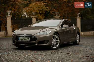 Лифтбек Tesla Model S 2016 в Днепре