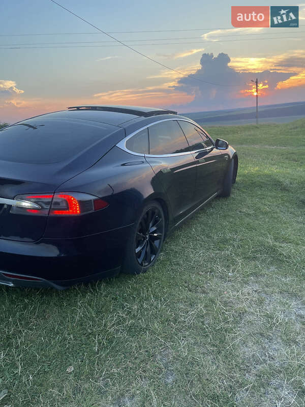 Лифтбек Tesla Model S 2013 в Ивано-Франковске фото 3 Лифтбек Tesla Model S 2013 в Ивано-Франковске