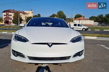 Лифтбек Tesla Model S 2017 в 