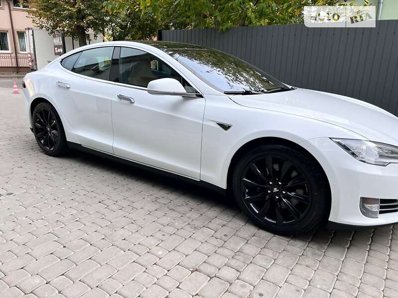 Ліфтбек Tesla Model S 2015 в Івано-Франківську фото 4 Ліфтбек Tesla Model S 2015 в Івано-Франківську