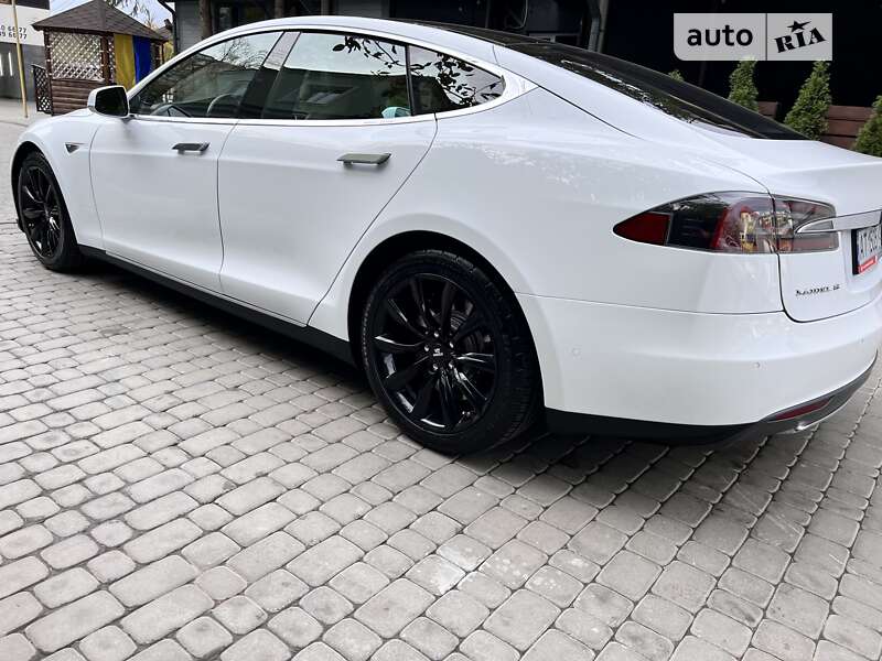 Ліфтбек Tesla Model S 2015 в Івано-Франківську фото 5 Ліфтбек Tesla Model S 2015 в Івано-Франківську