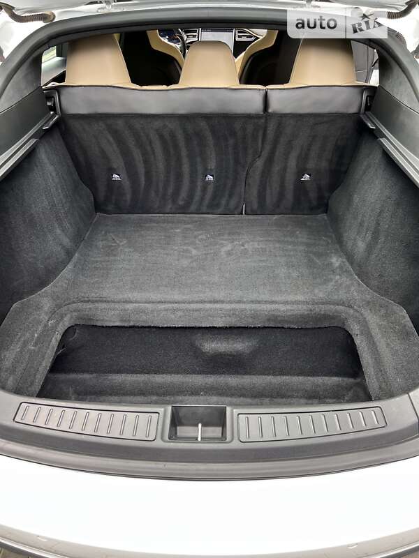 Ліфтбек Tesla Model S 2015 в Івано-Франківську фото 12 Ліфтбек Tesla Model S 2015 в Івано-Франківську