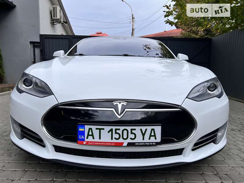 Ліфтбек Tesla Model S 2015 в Івано-Франківську фото 27 Ліфтбек Tesla Model S 2015 в Івано-Франківську