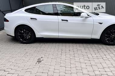 Лифтбек Tesla Model S 2015 в Ивано-Франковске