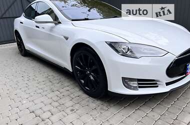 Лифтбек Tesla Model S 2015 в Ивано-Франковске