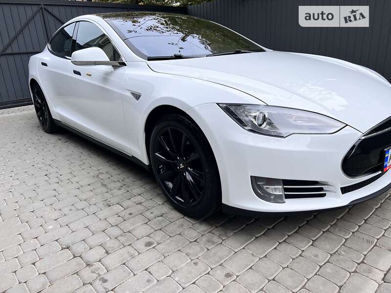 Ліфтбек Tesla Model S 2015 в Івано-Франківську фото 35 Ліфтбек Tesla Model S 2015 в Івано-Франківську