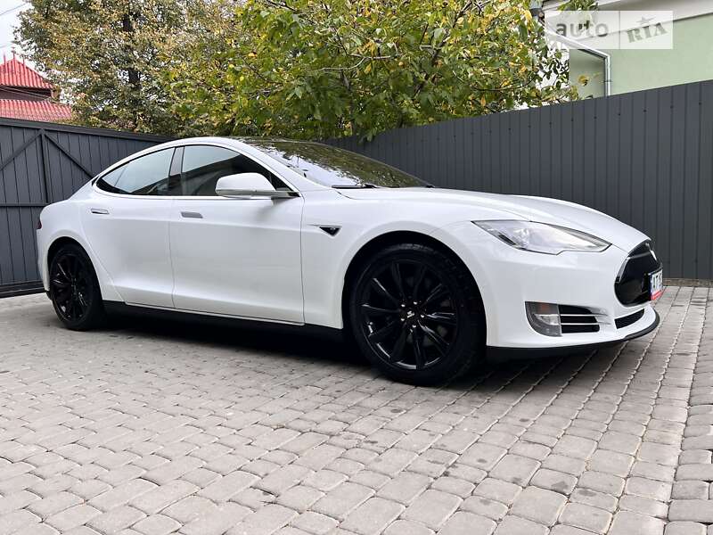 Ліфтбек Tesla Model S 2015 в Івано-Франківську фото 36 Ліфтбек Tesla Model S 2015 в Івано-Франківську