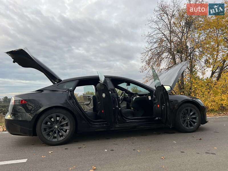 Лифтбек Tesla Model S 2018 в Киеве