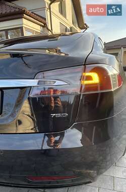 Лифтбек Tesla Model S 2018 в Львове