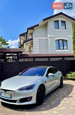 Лифтбек Tesla Model S 2018 в Львове