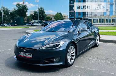 Лифтбек Tesla Model S 2017 в Ирпене