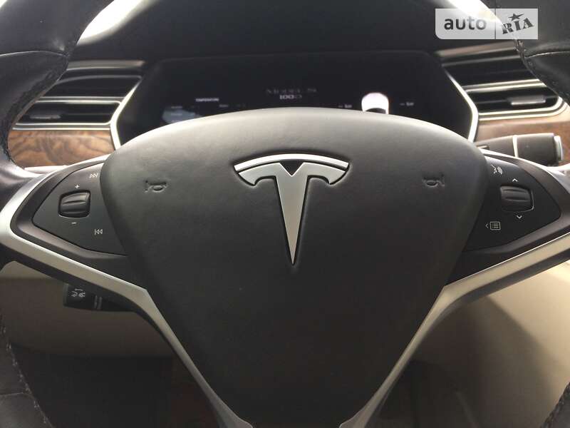 Ліфтбек Tesla Model S 2017 в Вінниці