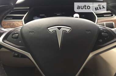 Лифтбек Tesla Model S 2017 в Виннице