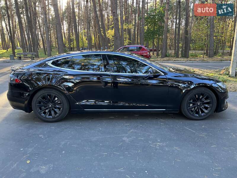 Лифтбек Tesla Model S 2018 в Черкассах