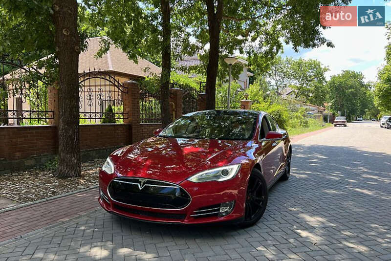 Ліфтбек Tesla Model S 2014 в Києві