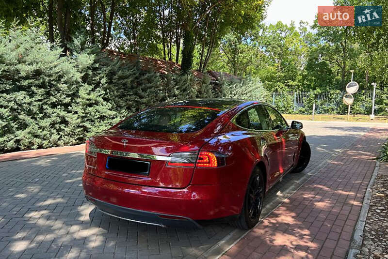 Ліфтбек Tesla Model S 2014 в Києві