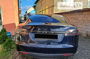 Лифтбек Tesla Model S 2014 в Берегово
