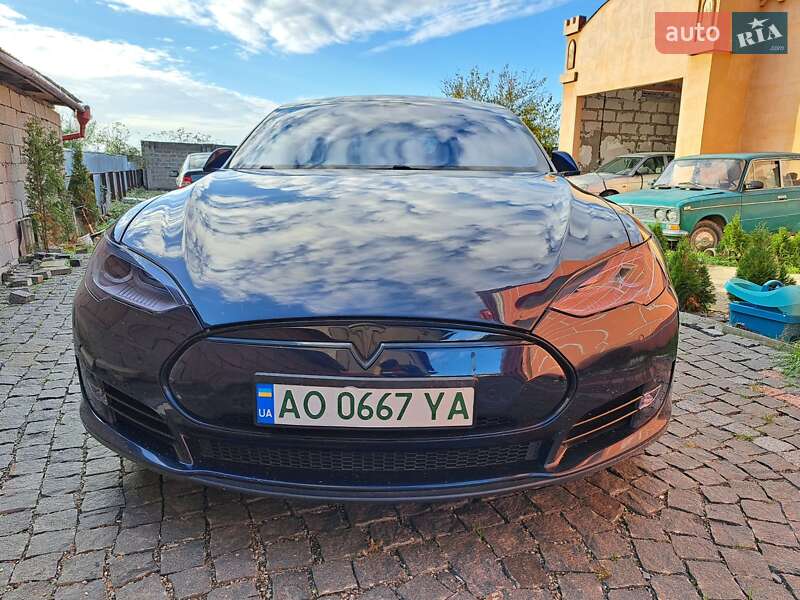 Лифтбек Tesla Model S 2014 в Берегово фото 6 Лифтбек Tesla Model S 2014 в Берегово
