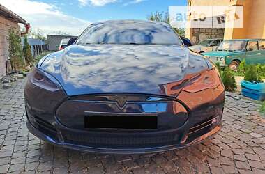 Лифтбек Tesla Model S 2014 в Берегово