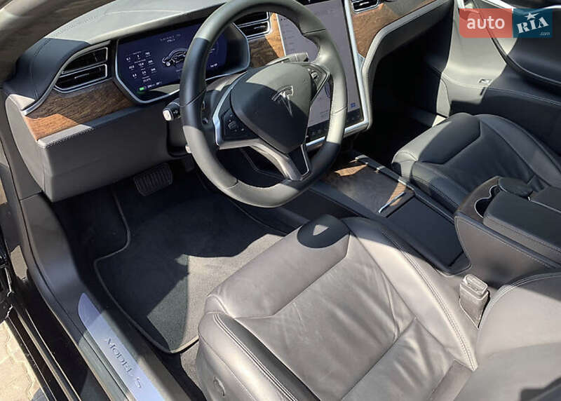 Ліфтбек Tesla Model S 2017 в Одесі