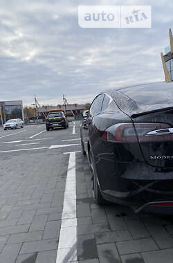 Лифтбек Tesla Model S 2015 в Луцке