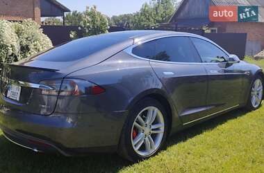 Лифтбек Tesla Model S 2015 в Полтаве