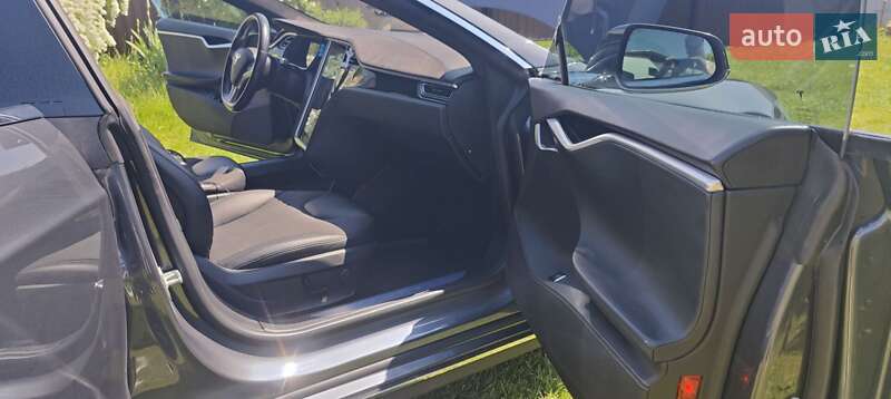 Лифтбек Tesla Model S 2015 в Полтаве