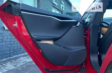 Лифтбек Tesla Model S 2017 в Киеве