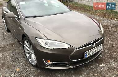 Ліфтбек Tesla Model S 2016 в Вінниці