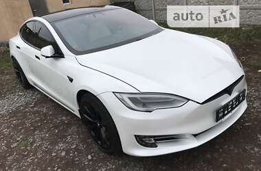 Лифтбек Tesla Model S 2019 в 