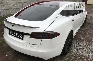 Лифтбек Tesla Model S 2019 в 