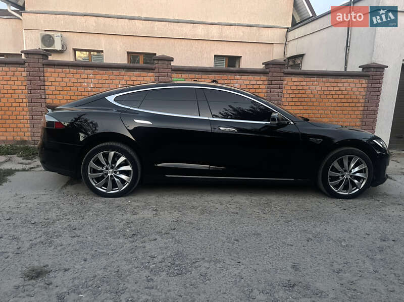 Лифтбек Tesla Model S 2013 в Киеве