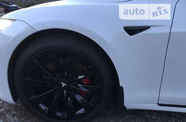 Лифтбек Tesla Model S 2019 в 