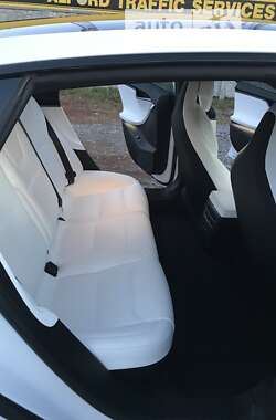 Лифтбек Tesla Model S 2019 в 