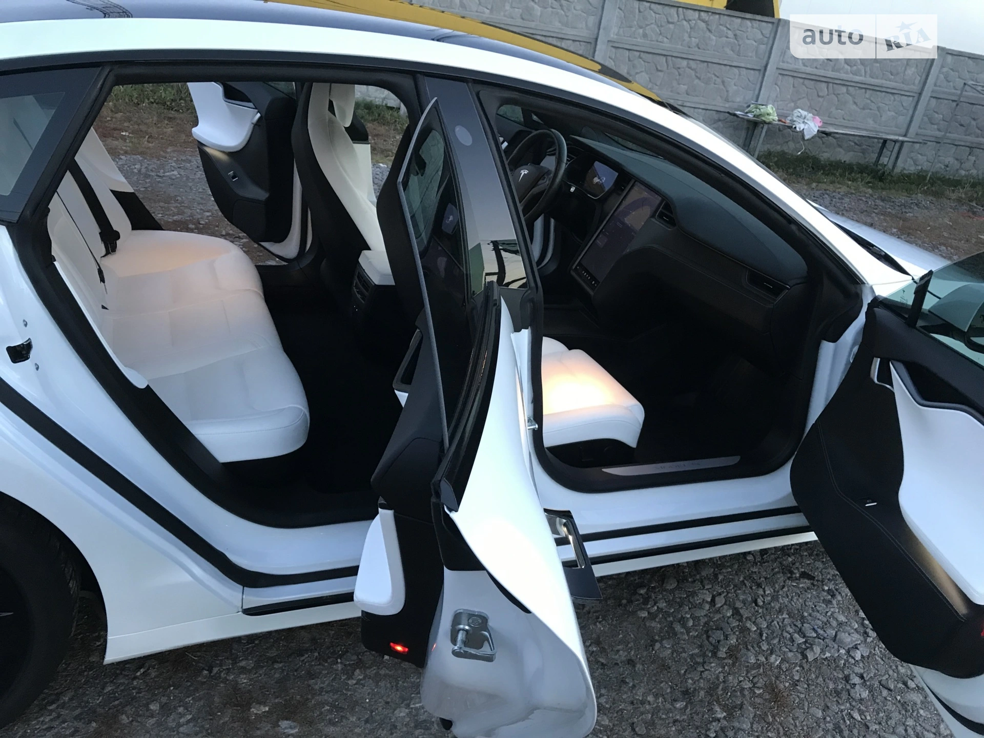 2019 Tesla Model S - мініатюра 12
