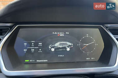 Лифтбек Tesla Model S 2013 в 