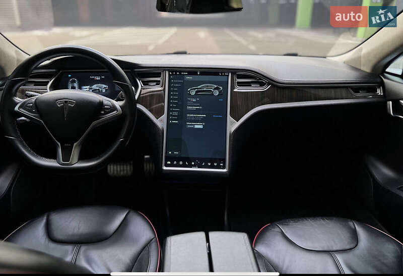 Лифтбек Tesla Model S 2013 в Киеве