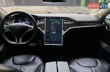 Лифтбек Tesla Model S 2013 в 