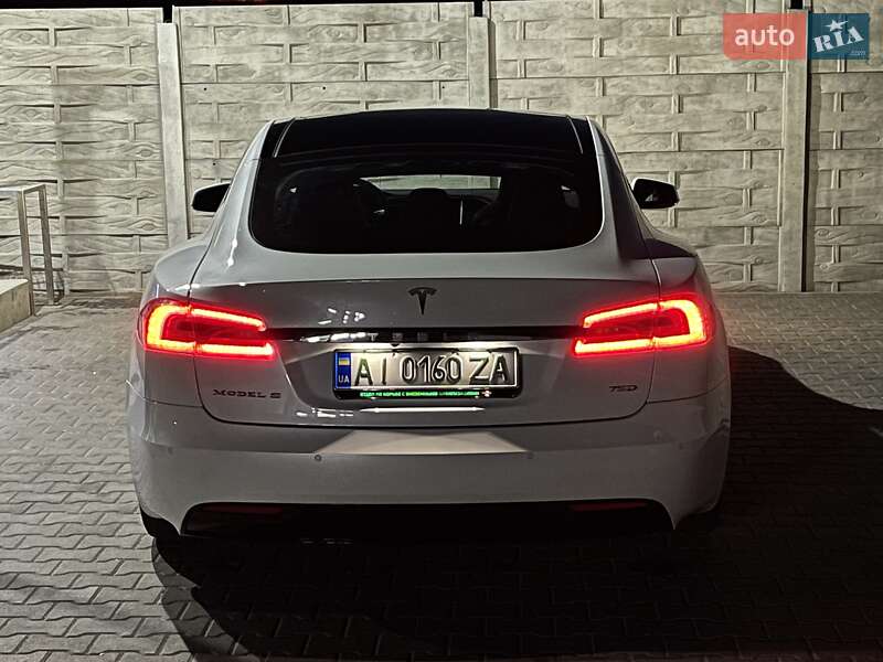 Ліфтбек Tesla Model S 2016 в Білій Церкві