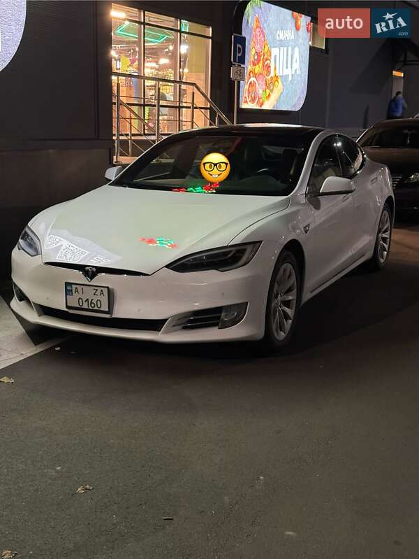 Ліфтбек Tesla Model S 2016 в Білій Церкві
