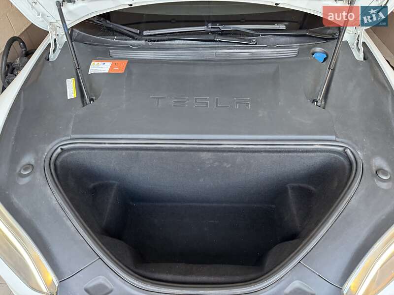 Ліфтбек Tesla Model S 2016 в Білій Церкві