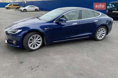 Лифтбек Tesla Model S 2019 в Киеве