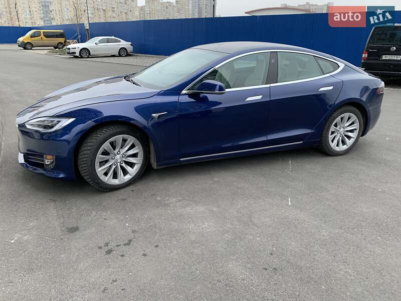 Ліфтбек Tesla Model S 2019 в Києві