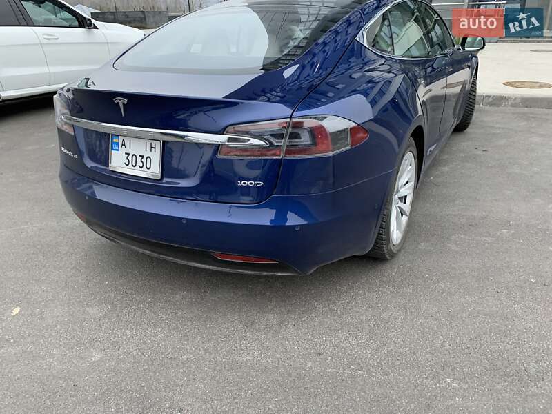 Ліфтбек Tesla Model S 2019 в Києві