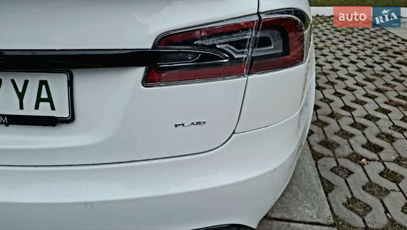 Лифтбек Tesla Model S 2021 в Киеве