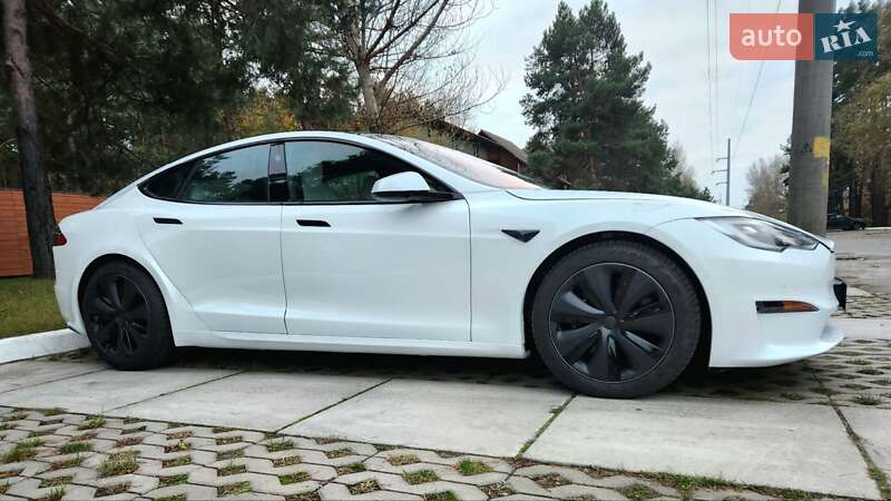 Лифтбек Tesla Model S 2021 в Киеве
