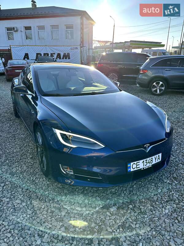 Лифтбек Tesla Model S 2018 в Черновцах
