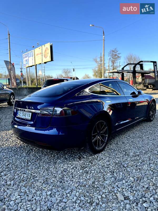 Лифтбек Tesla Model S 2018 в Черновцах