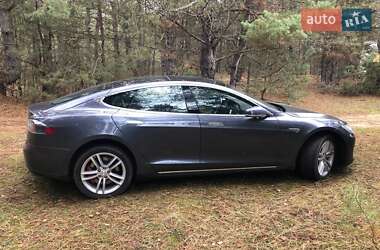 Лифтбек Tesla Model S 2014 в Умани